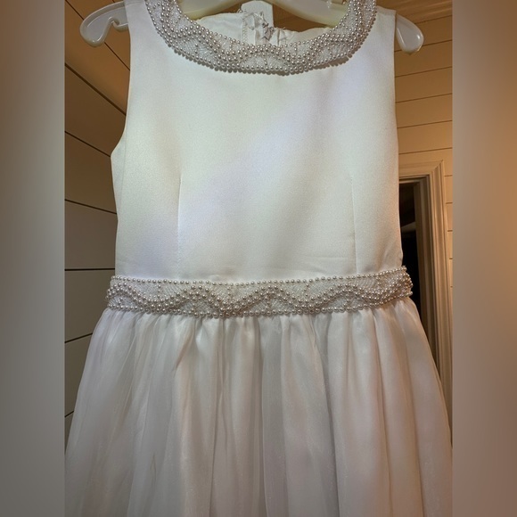David’s‎ Bridal White with Pearls Flower Girl Dress Size 10 - Picture 3 of 8